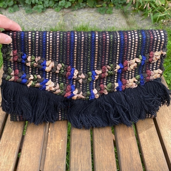 NWOT Stella  & Dot Fringe Taj Handbag - Picture 8 of 8